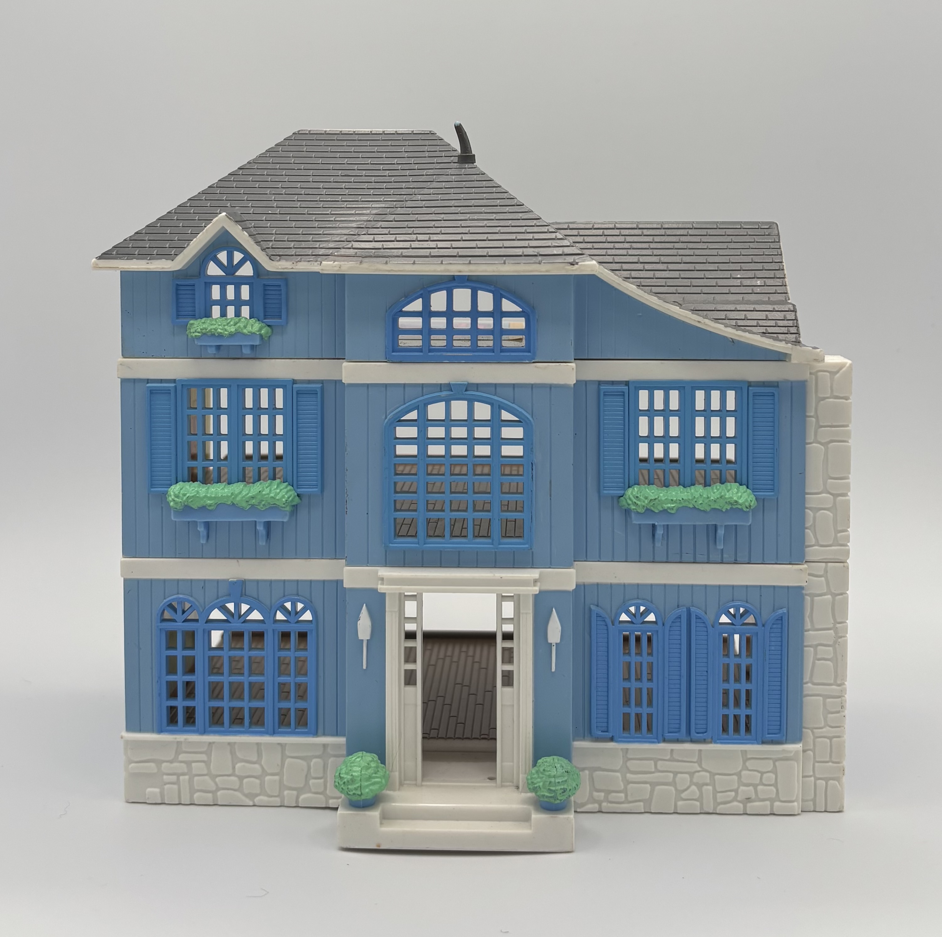 Curated second-hand miniatures for the sandtray